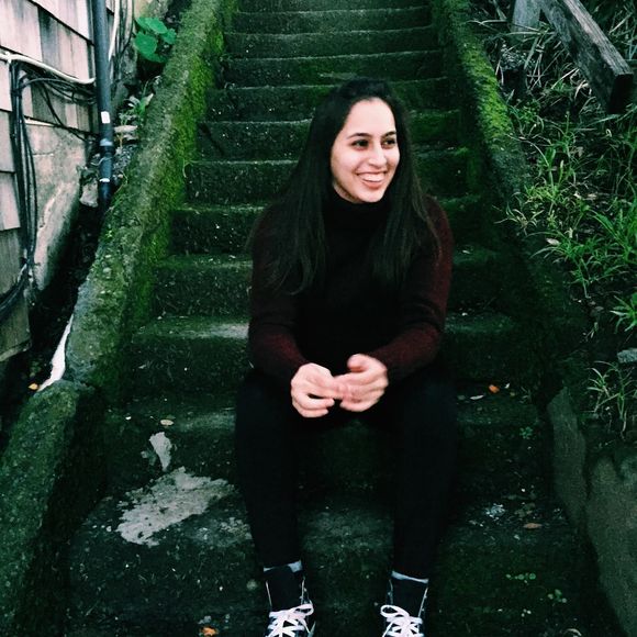 Meet your Posher, Julianna - Picture 1 of 1